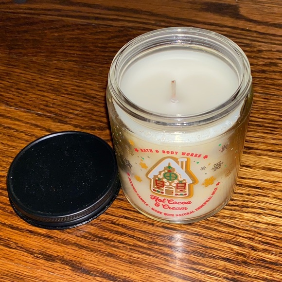 NWT‎ Bath and Body Works Single Wick Candle- Hot Cocoa and Cream Scent - Picture 1 of 3